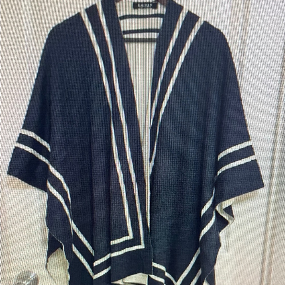 Elegant Black and White Cape